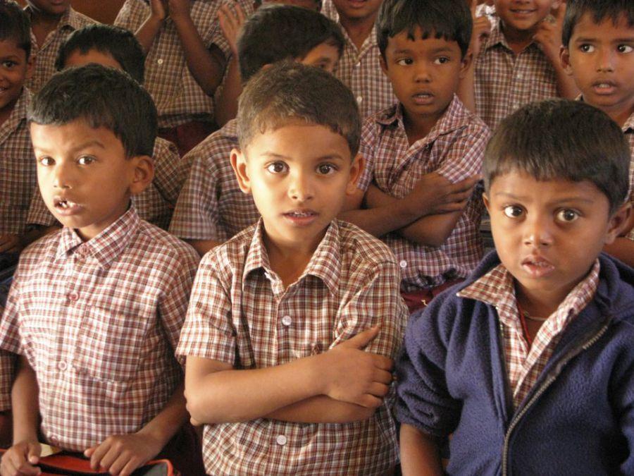 Enfant à l'école en inde