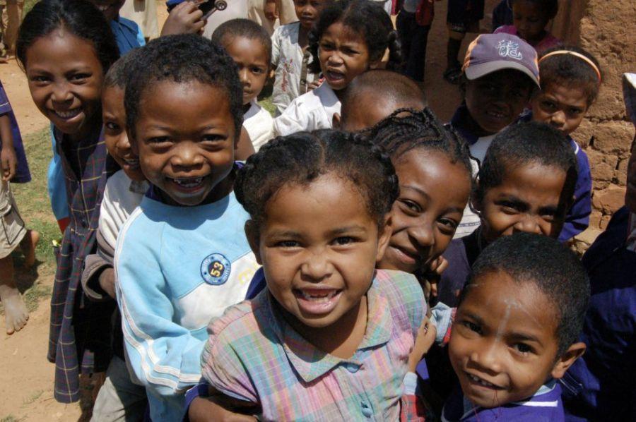 Enfants à l'école à Madagascar